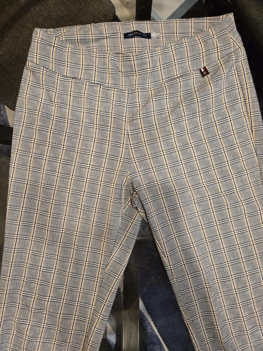 Tommy Hilfiger Plaid Capri Stretch Trousers in Navy, White, And Yellow